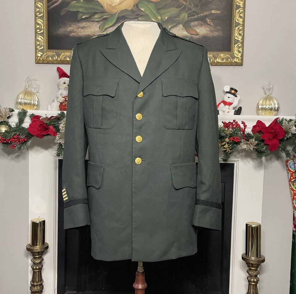 Vintage Vietnam Era Military Coat Jacket 2 Pins 2 Patches Attached Large